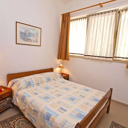 Apartment Rov 894