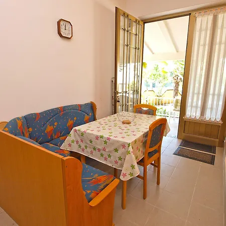 Rov 894 Apartmán *