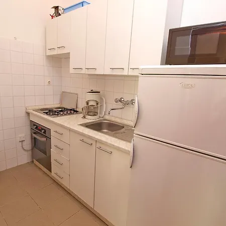 Apartment Rov 894